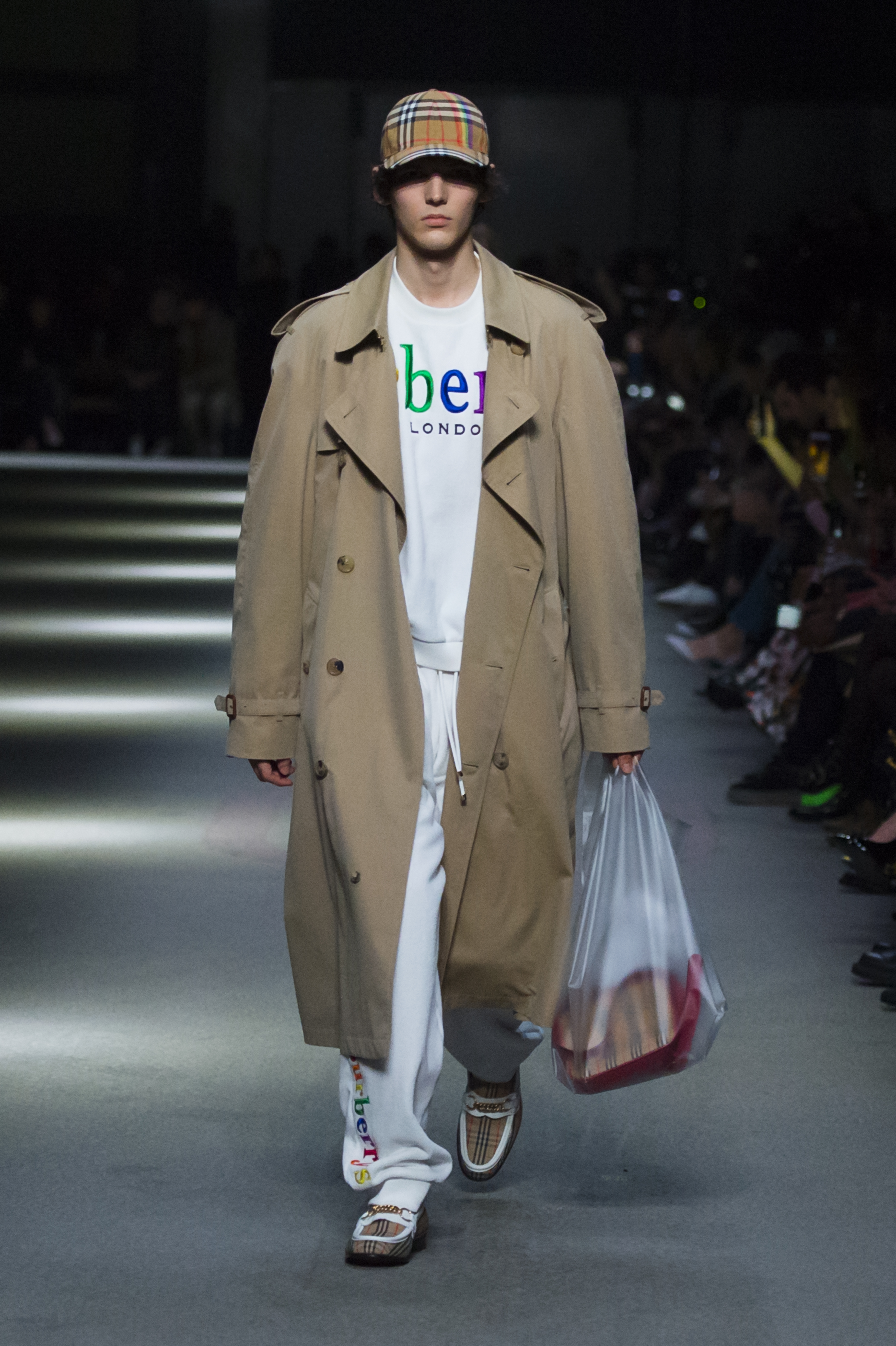 Burberry February Collection 2018 - Look 77
