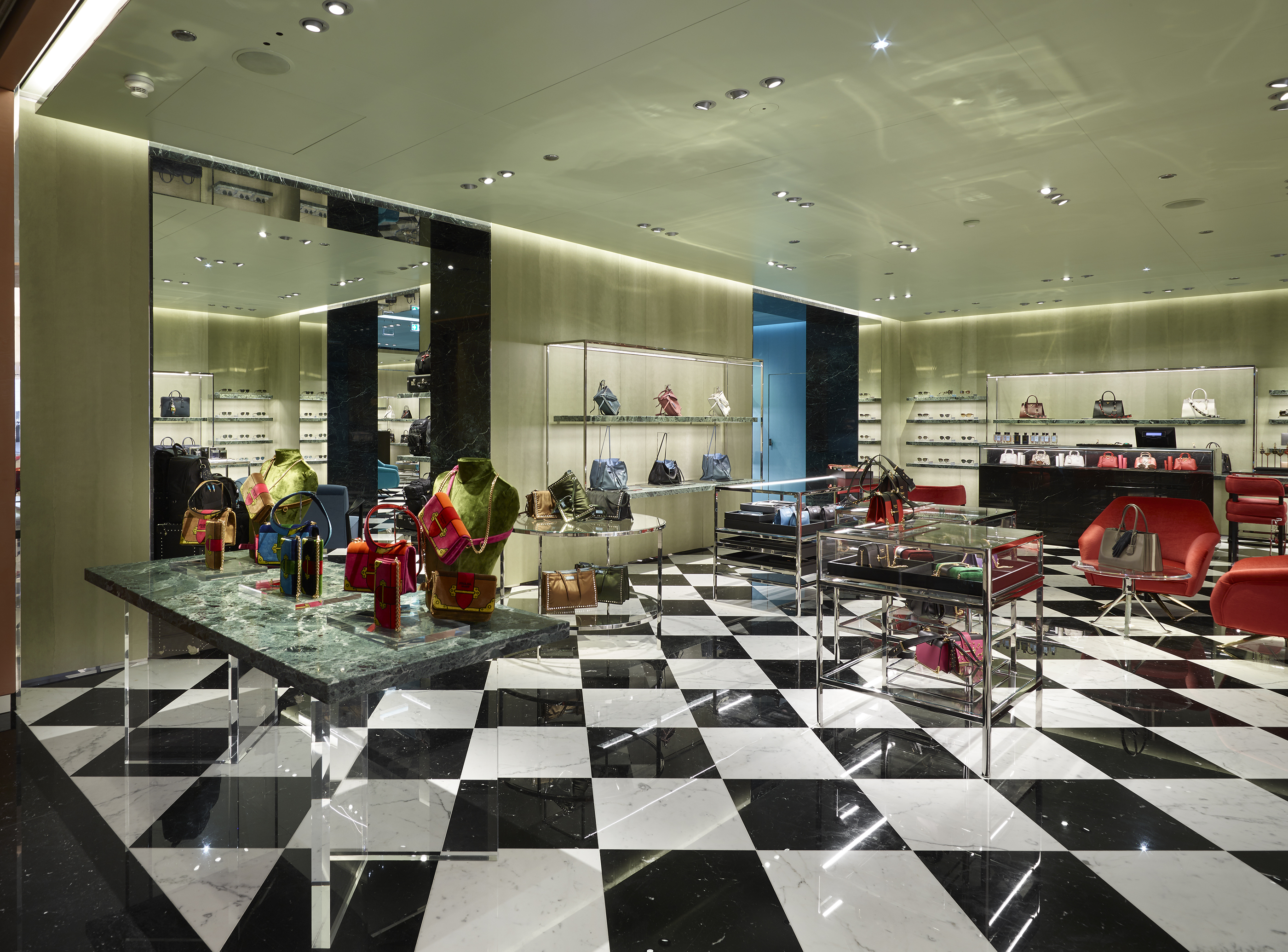 A NEW IMAGE FOR PRADA IN MUNICH’S DEPARTMENT STORE OBERPOLLINGER | What ...